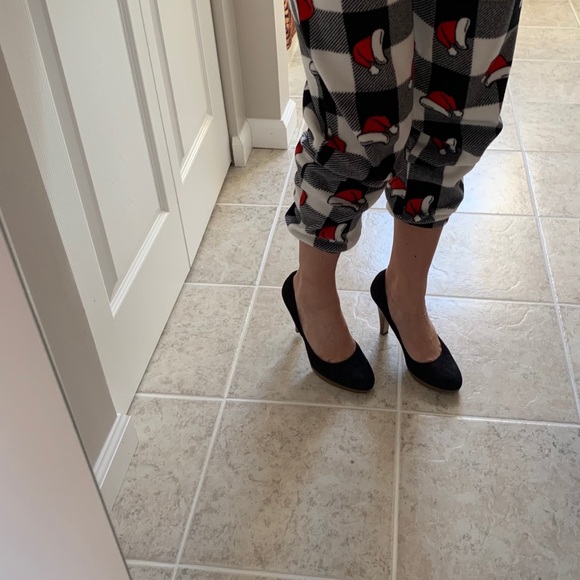 Fioni Casual Black Heels with Tan Heel - Picture 10 of 10